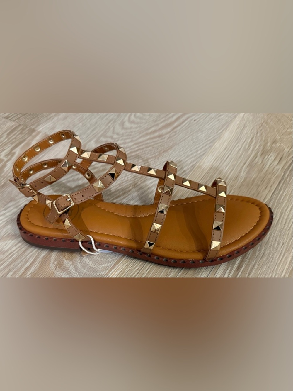 Trending Tan Leather Strap Stud Sandals. styled after Valentino Garavani 38 NWT